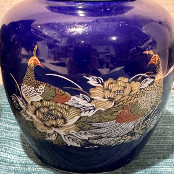 Vintage Cobalt Blue Hand Painted Ceramic Ginger Jars Made in Taiwan Set 2 - Picture 5 of 9